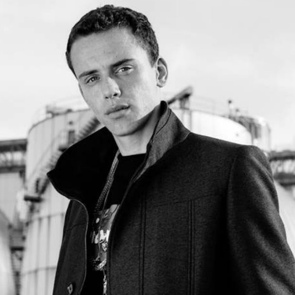 logic world tour tits logic world tour tits